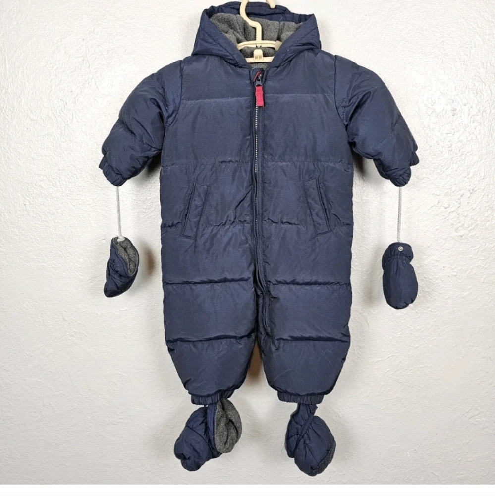 Baby Gap quilted puffy baby snowsuit. Size 0-6 months. Navy blue color
